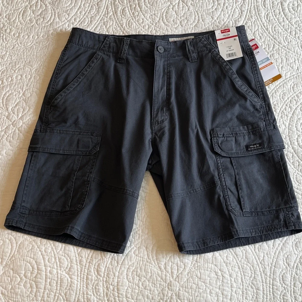 NWT Wrangler Cargo Cotton Shorts Men's 33 X 10
